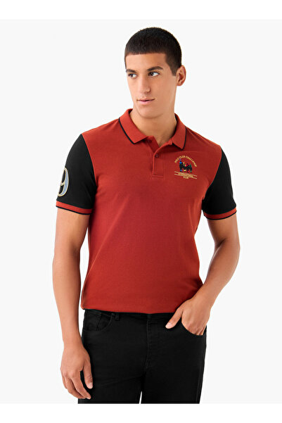 FAV تي شيرت بولو مطرز بالشعار