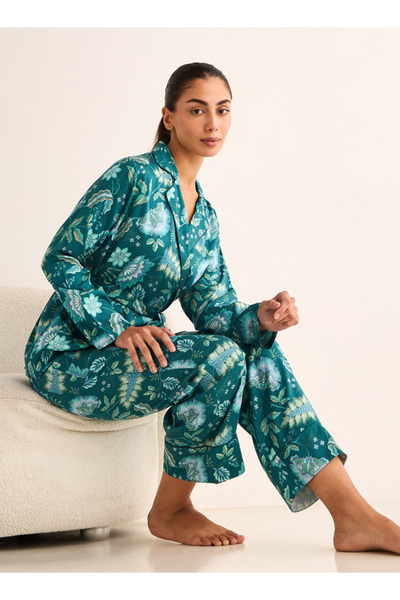 FAV طقم بيجامة قميص وبنطال بحزام من الفيسكوز