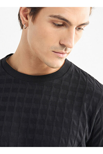 FAV Textured Crew Neck T-shirt with Short Sleeves
