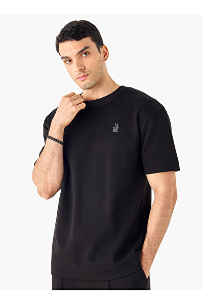 Emperor Emperor Applique Detail Crew Neck T-shirt with Short Sleeves