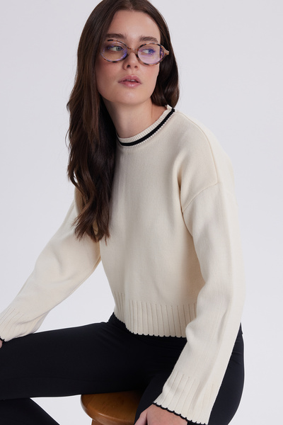 Tudors Women's Oversize Wide Cut Crew Neck Striped White Sweater