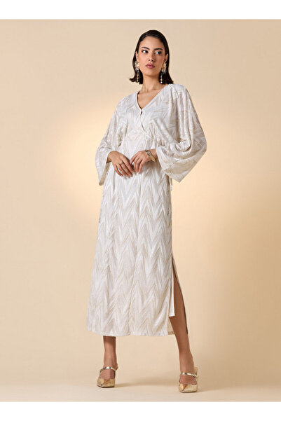 Iconic فستان جاكار متموج باللون الذهبي العاجي مع رباط على الخصر