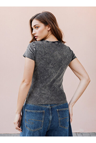 SP Characters Metallica Acid Wash Print T-shirt with Round Neck