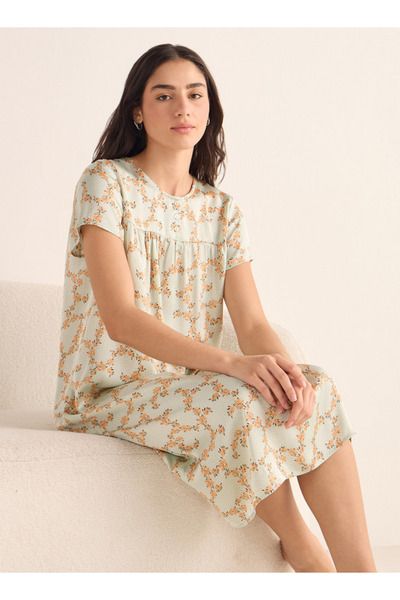 FAV فستان نوم مطبوع بالكامل برقبة دائرية وأكمام قصيرة