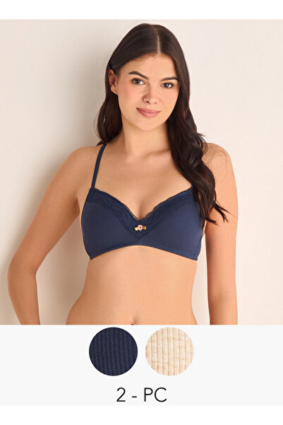 FAV طقم من قطعتين - حمالة صدر بتفاصيل دانتيل مع إغلاق بخطاف وعين