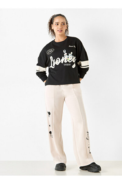 SP Characters Looney Tunes Print Sweatshirt With Long Sleeves