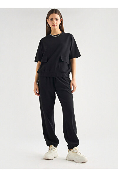 FAV Textured Pocket Detail T-shirt And Joggers Set