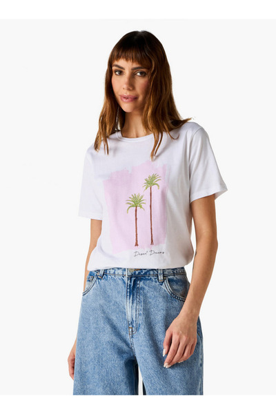 FAV تي شيرت بطبعة جرافيكية ورقبة دائرية