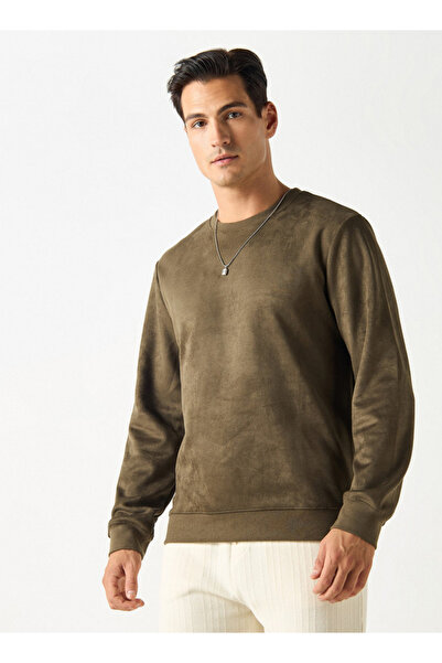 Iconic Solid Sweatshirt with Round Neck and Long Sleeves