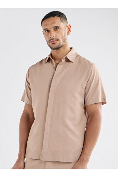 FAV Regular Fit Shirt with Short Sleeves