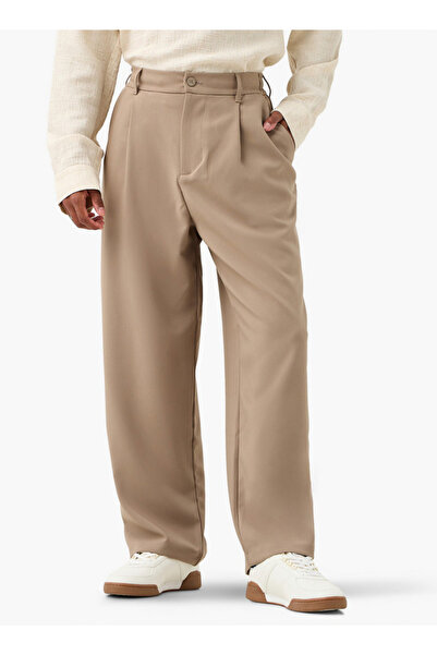 FAV بنطلون مطوي بقصّة عادية مع أزرار للإغلاق وجيوب