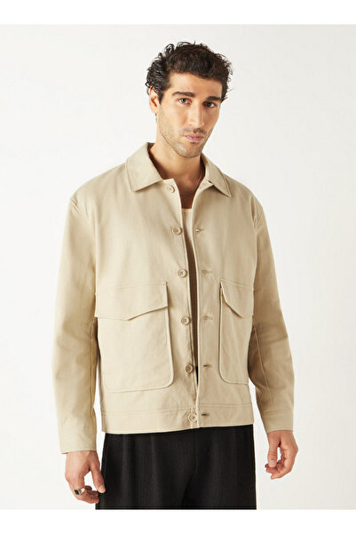 Iconic Solid Shacket With Pockets And Long Sleeves