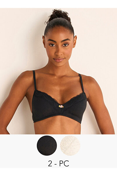 FAV طقم من قطعتين - حمالة صدر بتفاصيل دانتيل مع إغلاق بخطاف وعين