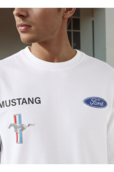 SP Characters Mustang Graphic Print T-shirt