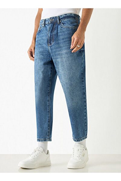 Lee Cooper Relaxed Fit Jeans With Button Closure
