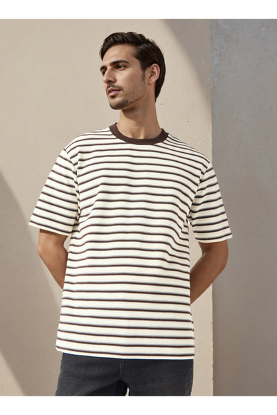 FAV تي شيرت عثماني مخطط برقبة دائرية