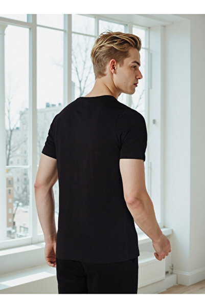 FAV Slim Fit T-shirt with V-neck and Short Sleeves