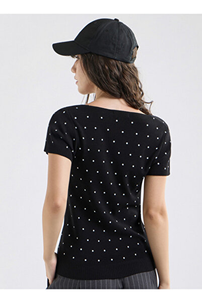 FAV Textured Square Neck T-shirt With Short Sleeves