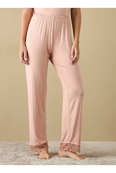 FAV Lace Detail Short Sleeved Top and Pyjama Set