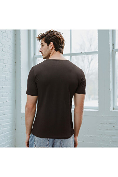 FAV Slim Fit T-shirt with Crew Neck and Short Sleeves