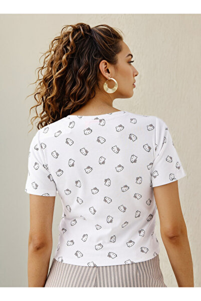 SP Characters Hello Kitty Print Ribbed Crop T-shirt with Crew Neck