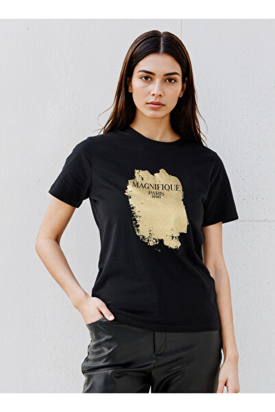 FAV تي شيرت بطبعة جرافيكية مع رقبة دائرية