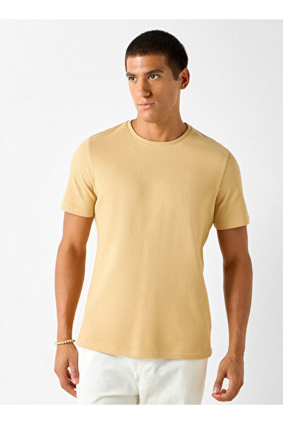 Iconic تي شيرت منقوش بأكمام قصيرة ورقبة دائرية