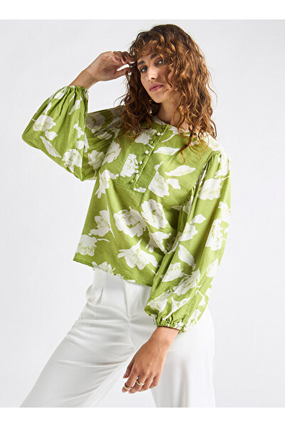 FAV All-over Floral Print Crew Neck Top With Volume Sleeves