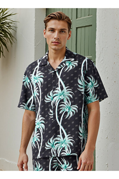 FAV قميص بقصة عادية وطبعة شجرة نخيل وياقة