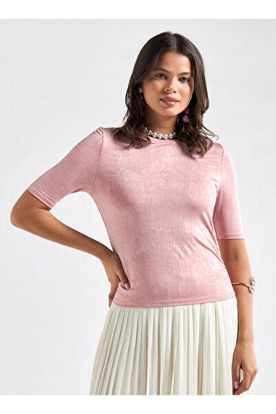 FAV بلوزة ذات رقبة دائرية مزخرفة وأكمام قصيرة وتفاصيل مكشكشة