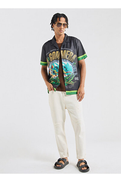 FAV All-over Graphic Print Shirt With Camp Collar And Short Sleeves