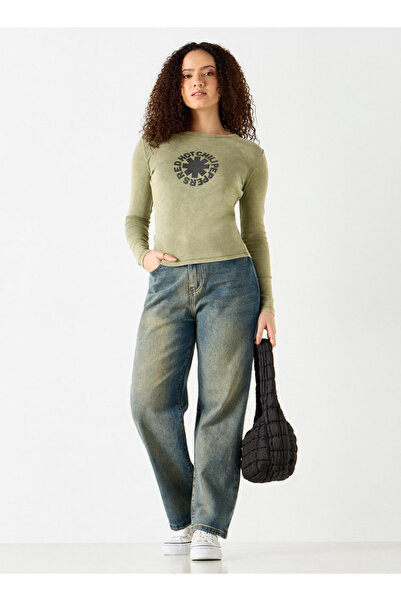 SP Characters Chr L Longsleeve Graphic Tees