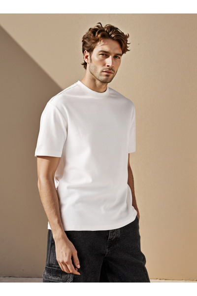 FAV تي شيرت مريح برقبة دائرية