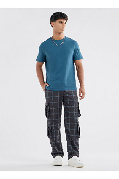 FAV Checked Regular Fit Cargo Pants With Drawstring Closure And Pockets