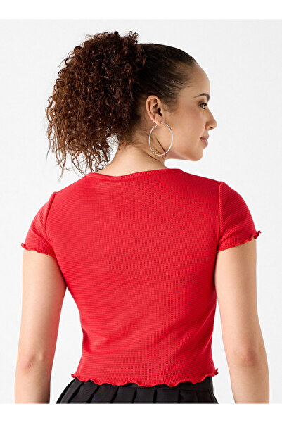 SP Characters Chr L Lettuce Hem Crop Tee