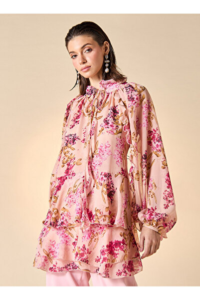 Iconic بلوزة بطبعة زهور وتفاصيل كشكش ورقبة مربوطة وأكمام طويلة