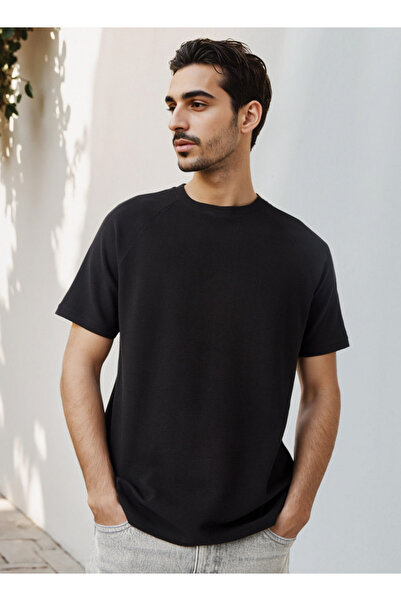 FAV تي شيرت بأكمام راجلان منقوشة