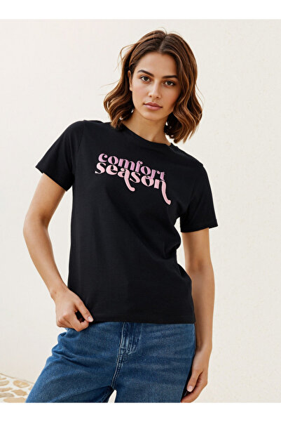 FAV تي شيرت بقصّة عادية وطبعة جرافيكية