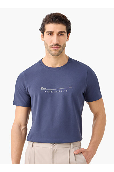 Iconic تي شيرت مطبوع برقبة دائرية وأكمام قصيرة