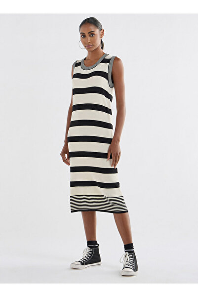 FAV Textured Sleeveless Dress with Round Neck