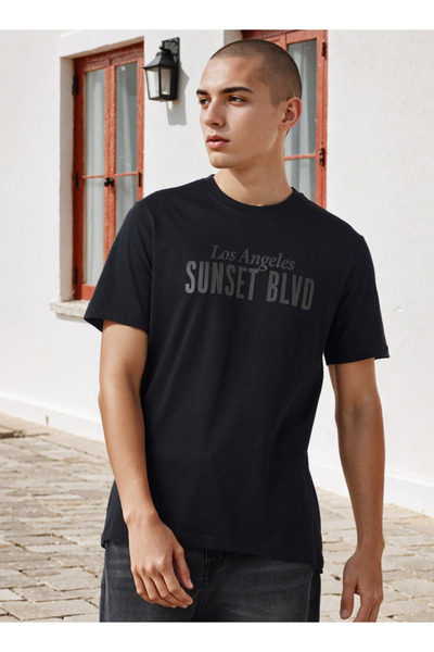 FAV تي شيرت بطبعة طباعية ورقبة دائرية