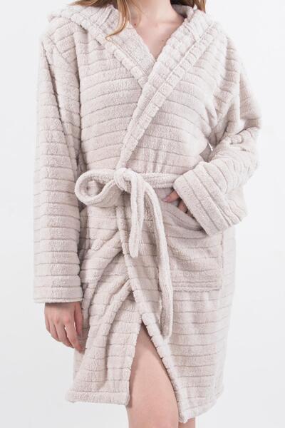 Cotonila Pohodlné | Plyšový župan Wellsoft s kapucí | Dámský župan Robdeşambr
