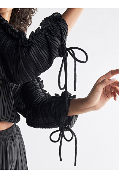 FAV Pleated Crop Top with Balloon Sleeves and Ruffle Detail