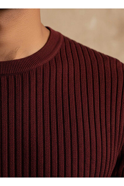 Iconic Textured Crew Neck T-shirt