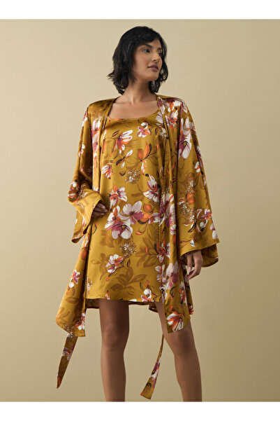 FAV طقم مكون من رداء و فستان داخلي بطبعات الأزهار بالكامل