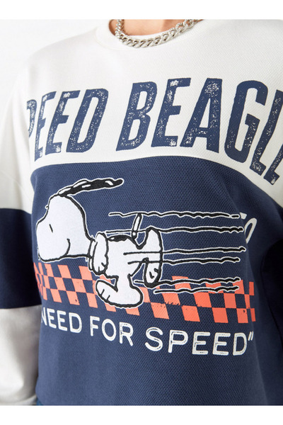 SP Characters Snoopy Print Crew Neck Sweatshirt With Long Sleeves