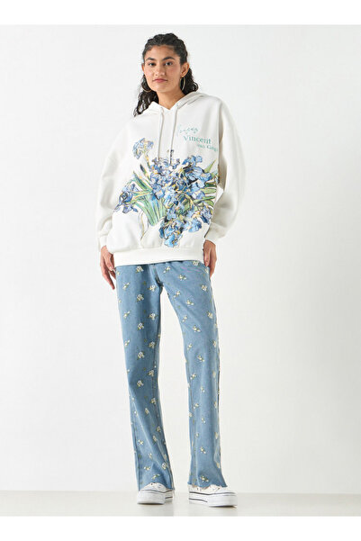 SP Characters سويت شيرت بغطاء رأس كبير الحجم بطبعة زهور وأكمام طويلة