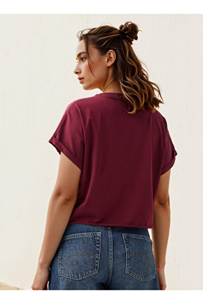 SP Characters تي شيرت قصير بطبعة زهور ورقبة دائرية