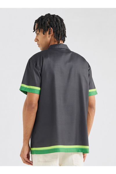 FAV All-over Graphic Print Shirt With Camp Collar And Short Sleeves