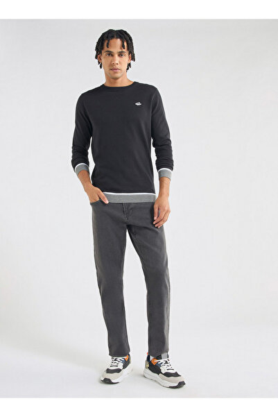 FAV Solid Sweatshirt with Long Sleeves and Crew Neck